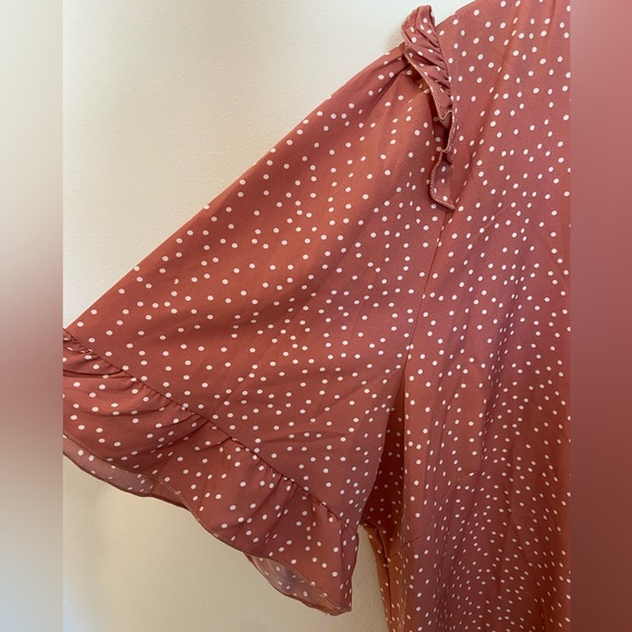Bloomchic Dotted Blouse - Picture 2 of 6